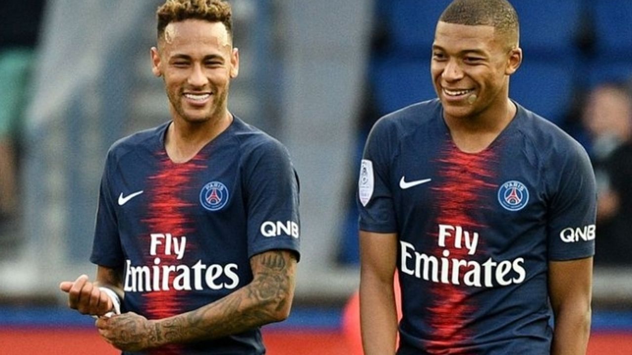 ''PSG, Neymar yada Mbappe'yi satacak''