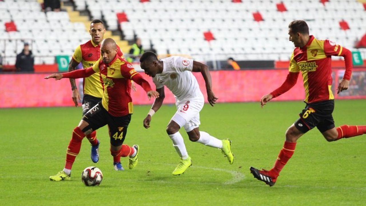 Antalyaspor-Göztepe maçında kazanan yok !