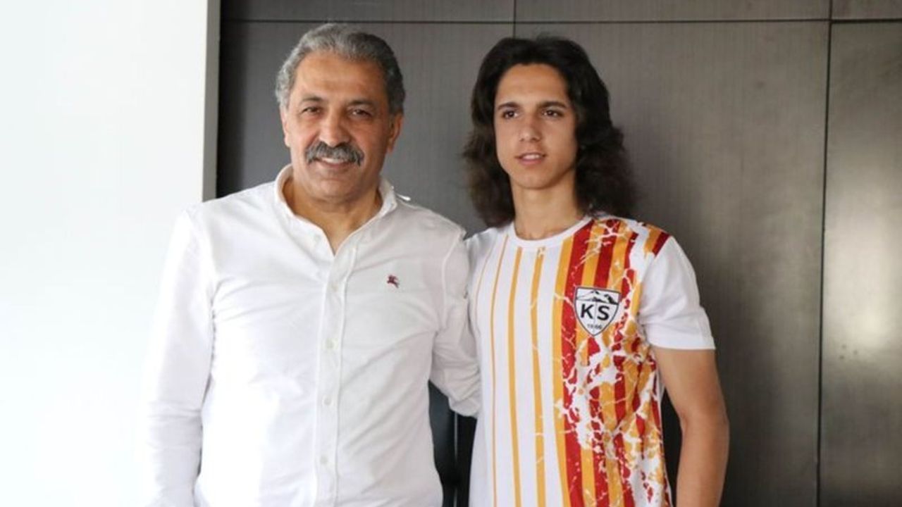Kayserispor'da Emre Demir'e profesyonel sözleşme