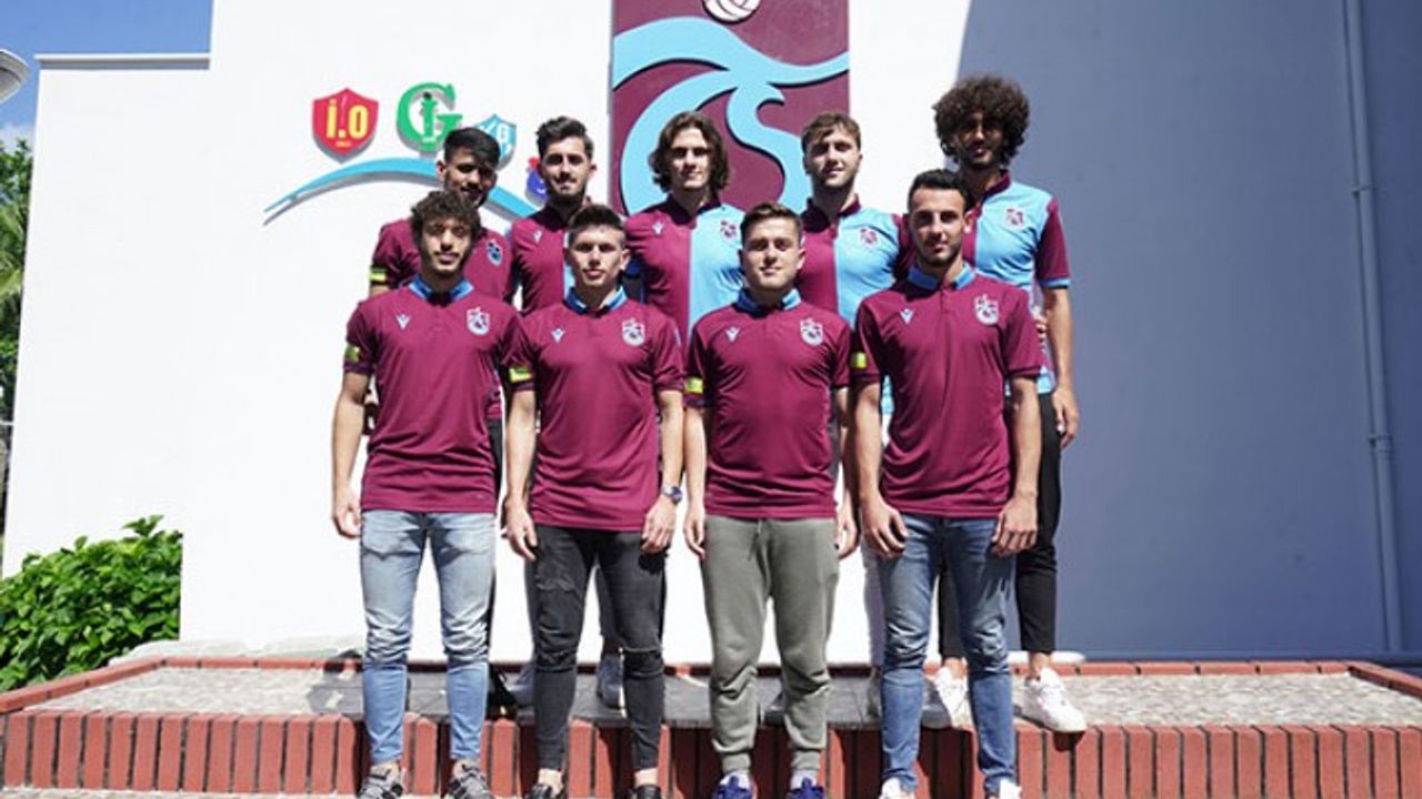 Trabzonspor’dan 9 futbolcuya imza