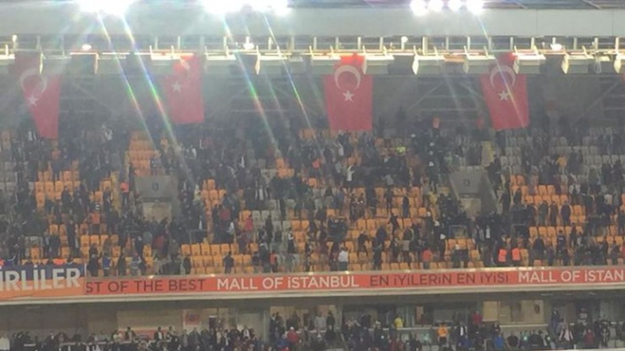 Başakşehir-Trabzonspor maçı sonunda kavga !