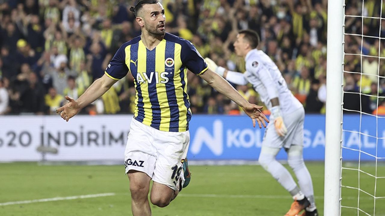 Fenerbahçe'de bir ayrılık daha: Serdar Dursun'a teklif