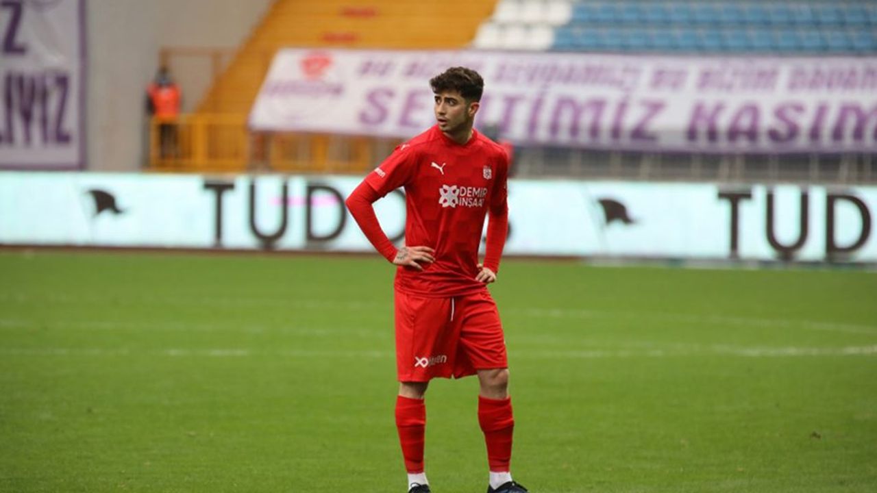 Kerem Atakan Kesgin Beşiktaş'a imza atıyor