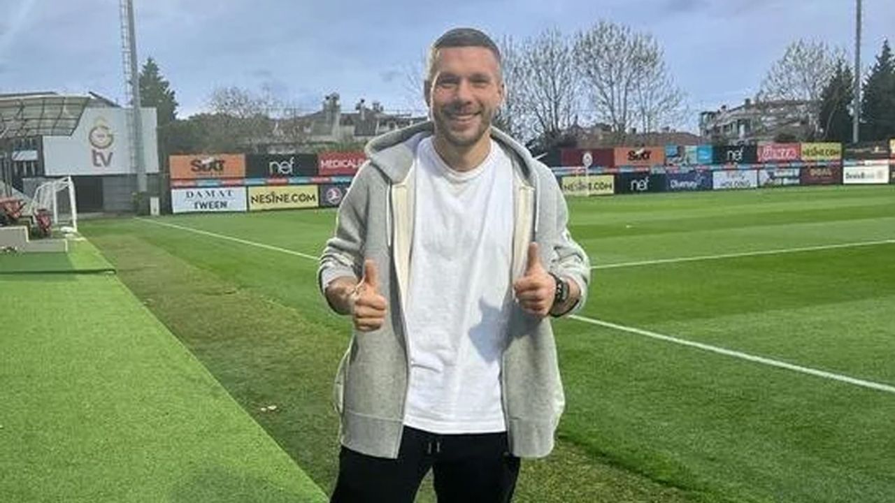Lukas Podolski'den Galatasaray'a ziyaret