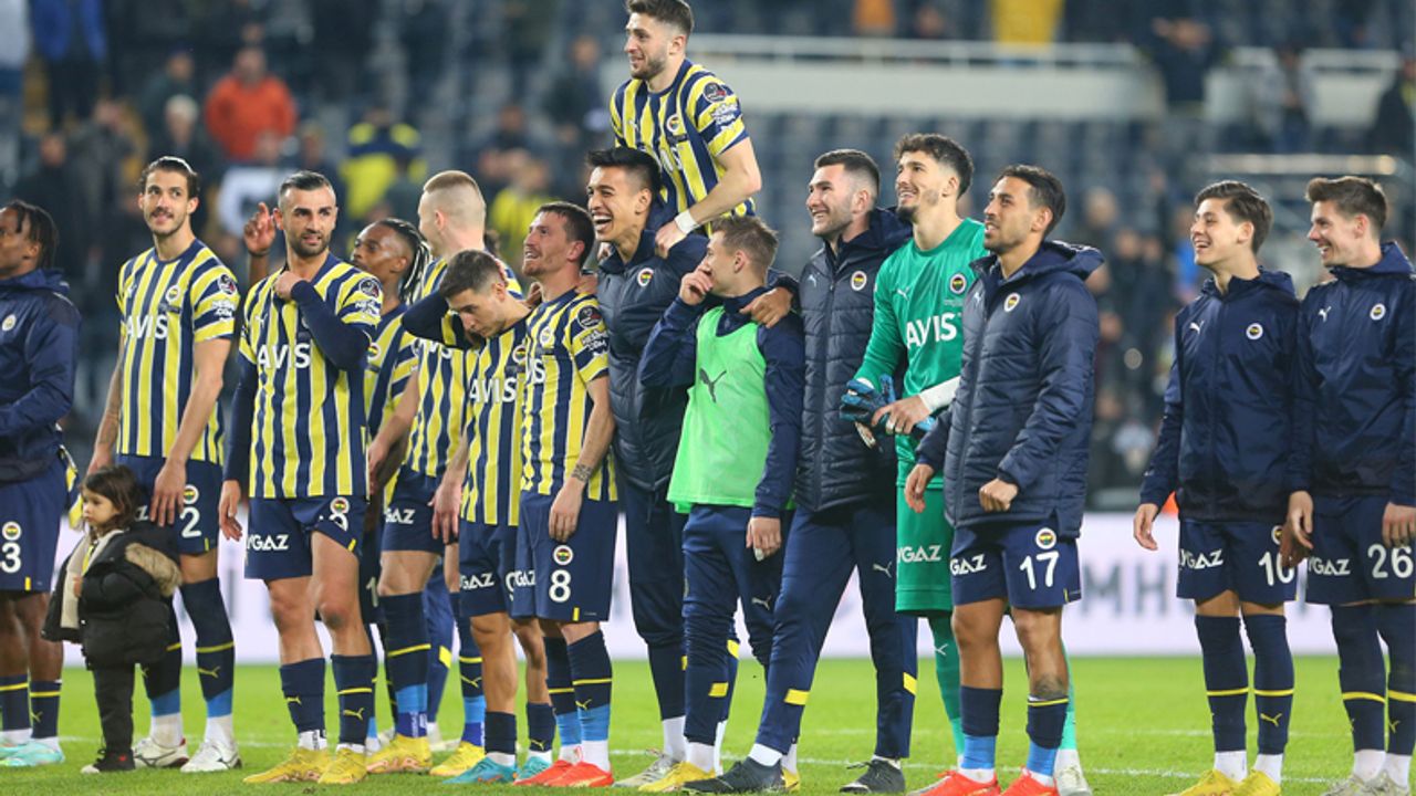Süper Lig'de 2022-2023 sezonu şampiyonu Fenerbahçe olacak! Derbi öncesi o siteden son tahmin