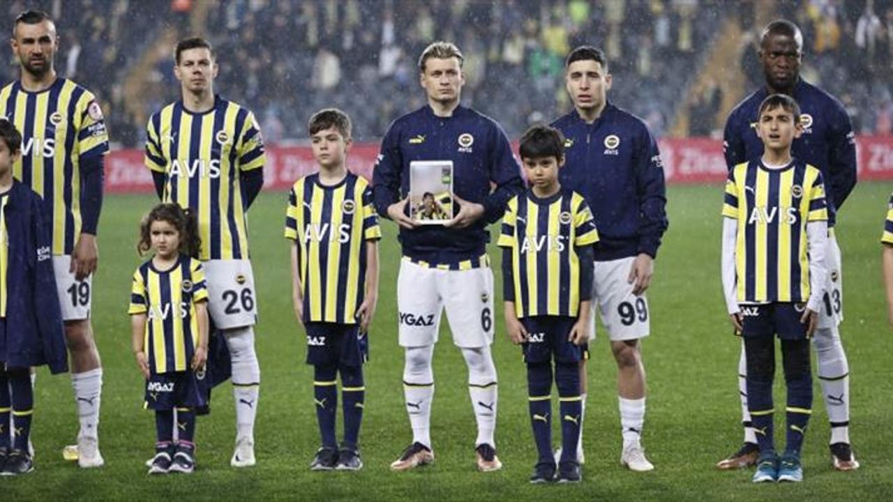 Fenerbahçe’de Yeni Dönem: Jorge Jesus Gidiyor, Alman Teknik Adam Geliyor!