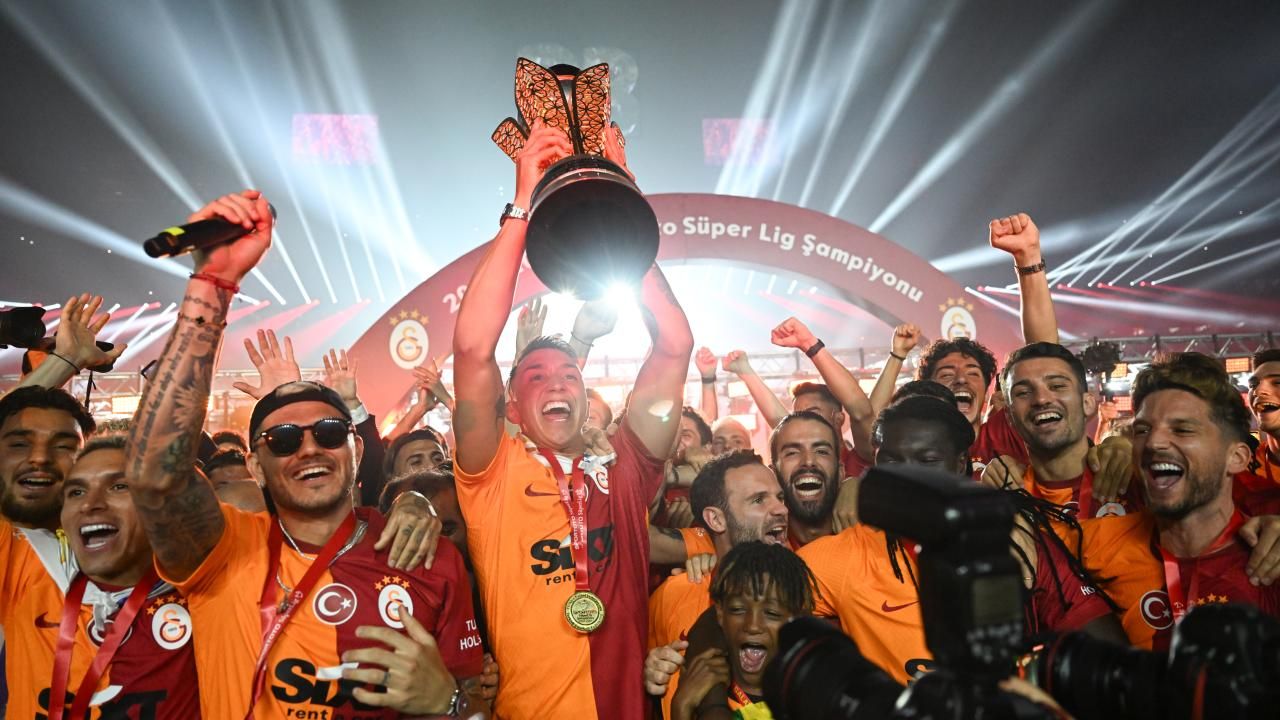 Yıldız Futbolcu, Galatasaray İçin Gemileri Yaktı! Kulübüne Alacaklarını Bırakacak!