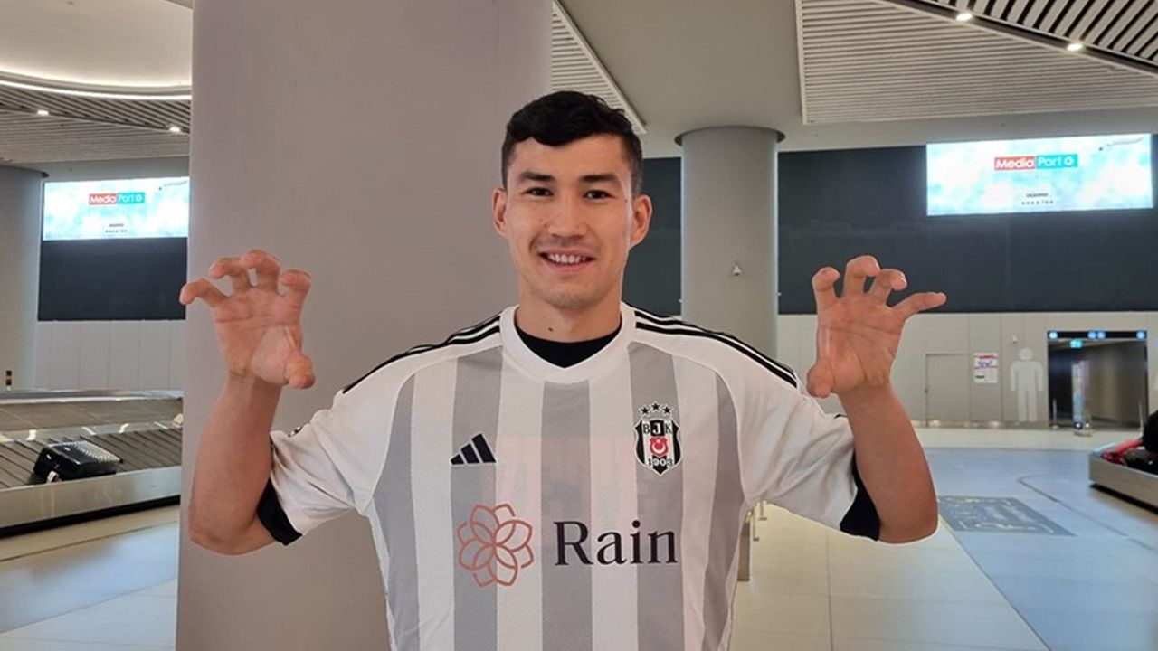 Beşiktaş yeni transferiyle 4 yıllık sözleşme imzaladı