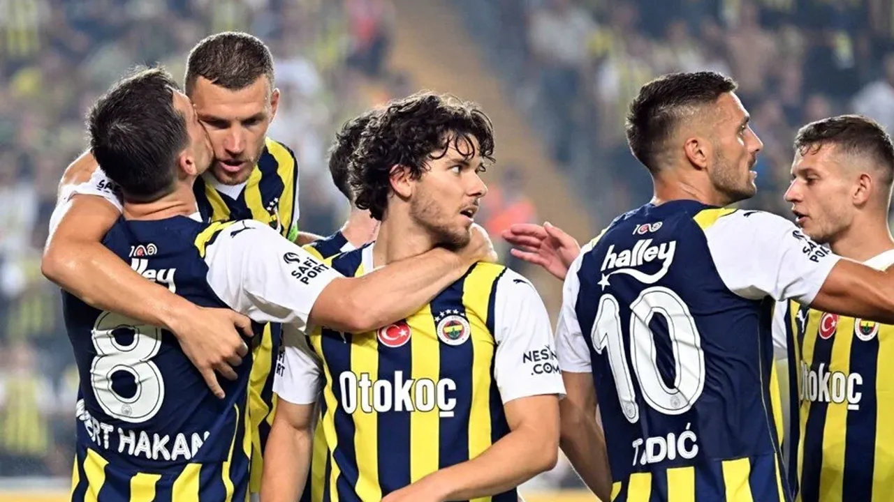Fenerbahçe 3 isme birden imza attırıyor! FB yeni transferleri duyuruyor