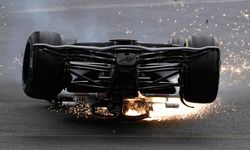 Formula 1'de korkunç kaza! Guanyu Zhou'nun aracı takla attı