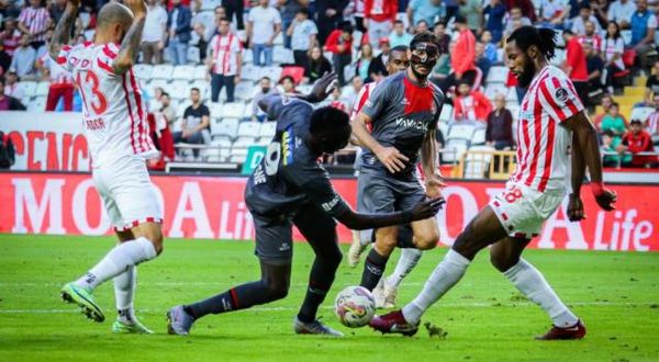 Karagümrük Antalyaspor maçının VAR hakemi kim oldu?