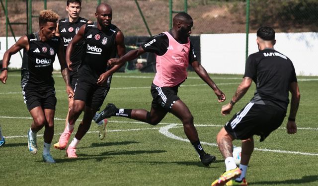 Beşiktaş'ta Trabzonspor Maçı İçin Joao Mario-Rafa Silva Planı!