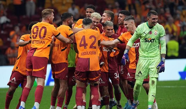 Galatasaray Tarih Yazıyor Ama Eleştiriliyor! Bu Ne Yaman Çelişki!