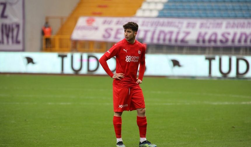 Kerem Atakan Kesgin Beşiktaş'a imza atıyor