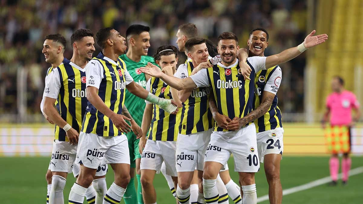 Fenerbahce Sevinc1