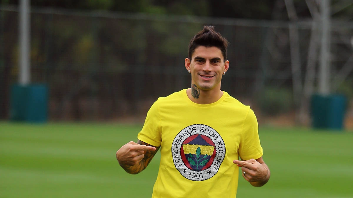 Perotti Futbolu Birakti